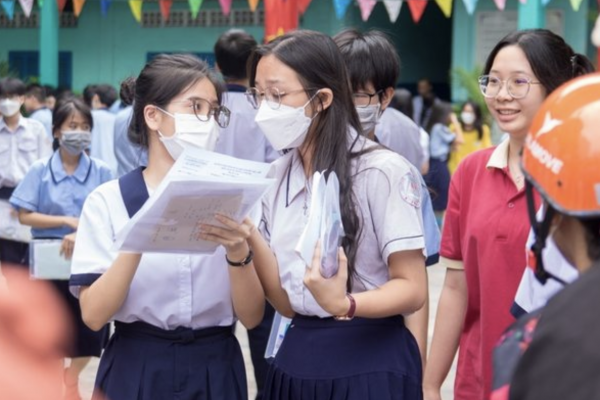 Thi rớt lớp 10 có nên thi lại không? Cơ hội rộng mở khi không lựa chọn thi lại