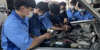 Nên học nghề hay tiếp tục học cấp 3? Lựa chọn nào vừa sức cho những học sinh không thể học tiếp cấp 3 