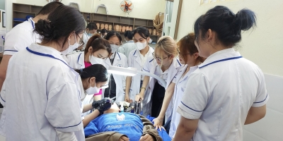 Hướng đi đúng đắn cho các bạn trẻ học nghề spa, làm đẹp là gì?  