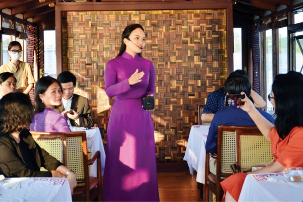 Người làm hướng dẫn viên có được miễn phí về tham quan