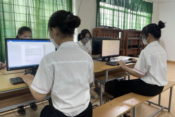 Ứng dụng AI trong giáo dục và đào tạo: trợ lý hay sự phụ thuộc?