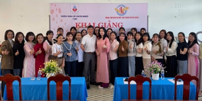 Rộn ràng sau Tết, Tam Kỳ chào đón lớp học trang điểm sơ cấp đầu xuân Bính Ngọ