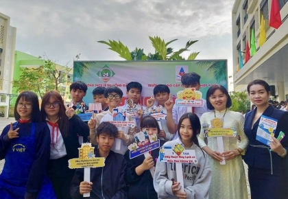 Trường trung cấp nghề Ý Việt mang “thế giới nghề nghiệp thu nhỏ” đến THCS Lê Thị Hồng Gấm Trường trung cấp nghề Ý Việt mang “thế giới nghề nghiệp thu nhỏ” đến THCS Lê Thị Hồng Gấm