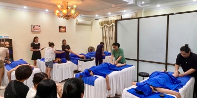 Thi tốt nghiệp lớp Chăm sóc da trị liệu (Spa) và Body khoá 01 tại Đà Nẵng