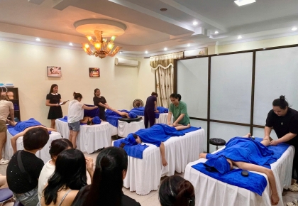 Thi tốt nghiệp lớp Chăm sóc da trị liệu (Spa) và Body khoá 01 tại Ý Việt Đà Nẵng Thi tốt nghiệp lớp Chăm sóc da trị liệu (Spa) và Body khoá 01 tại Ý Việt Đà Nẵng