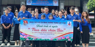 Hành trình về nguồn “Theo dấu chân Bác” đầy ý nghĩa của học sinh Ý Việt