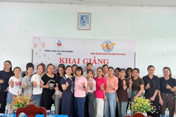 Khai giảng Khóa 07 – Học trang điểm sơ cấp tại Chi nhánh Tam Kỳ
