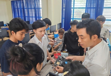Miễn 100% học phí nghề công nghệ thông tin sau THCS