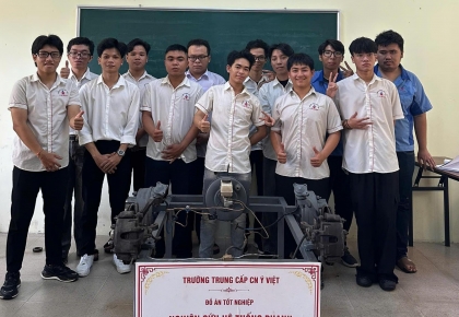 HỌC SINH K23 NGÀNH CÔNG NGHỆ Ô TÔ BẢO VỆ ĐỒ ÁN TỐT NGHIỆP