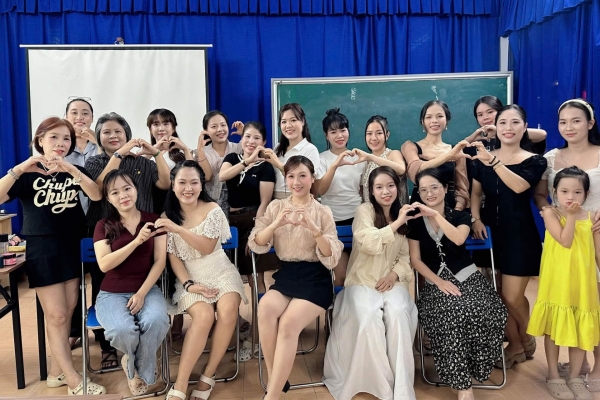 Một buổi học trang điểm được nhà nước hỗ trợ hoàn toàn học phí sẽ như thế nào?